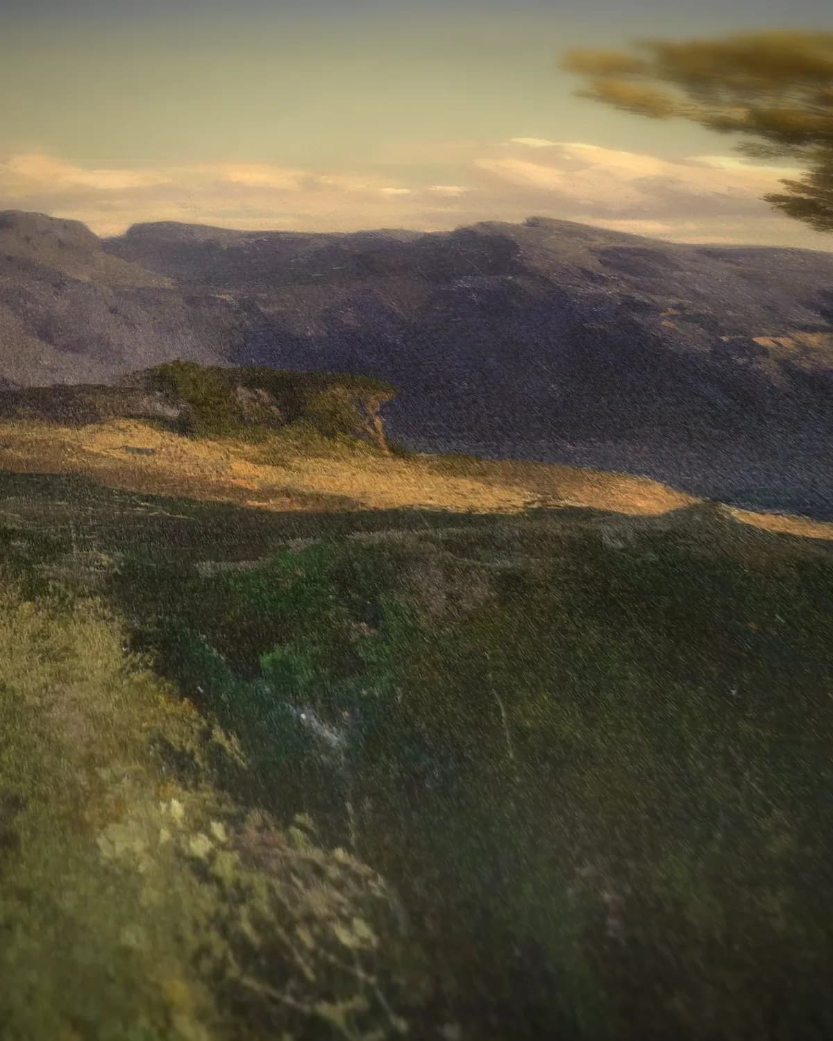 Zonnig berglandschap op geweven fluweel, uitsnede 2 van 3