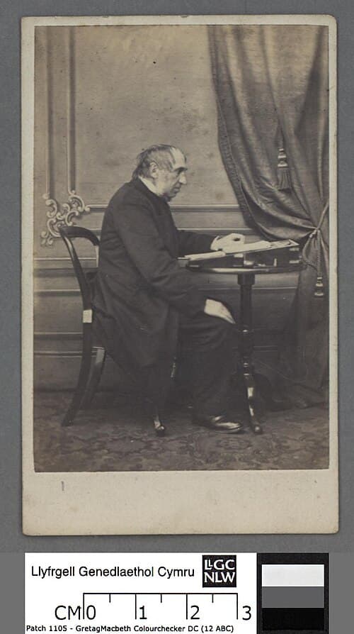 Portret van Owen Jones